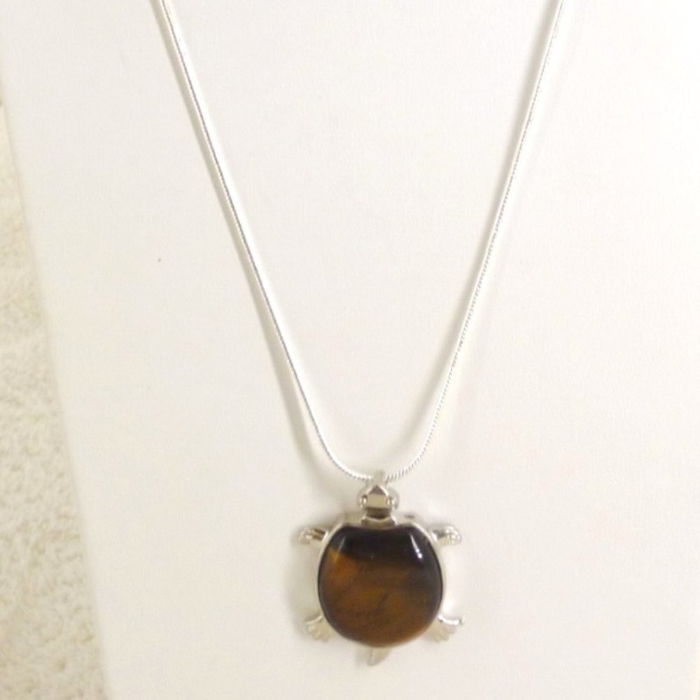 Sea Turtle Pendant Necklace Tiger's Eye & Silver Plate 22" Chain Mint NWOT M578